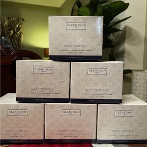 5 BOXES NEW SEALED- Clean Skin Club Clean Towels XL 250 count